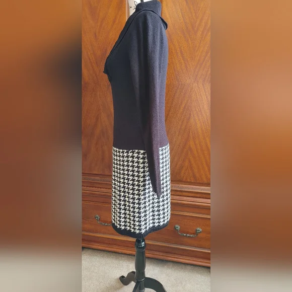 Venus sweater dress, black & black/white houndstooth pattern at skirt, size M - Picture 3 of 5